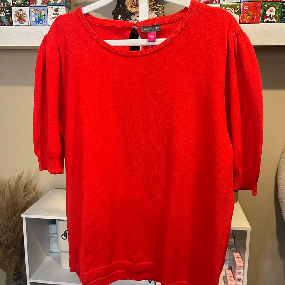 NWT Vince Camuto Lightweight Pearl Button Closure Top - Picture 4 of 7